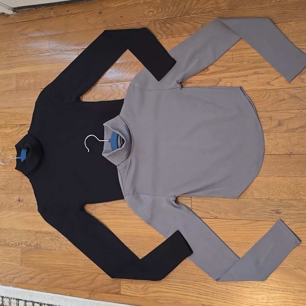 FOREVER 21 BUNDLE OF 2 WOMEN'S JUNIOR TURTLENECK TOPS GRAY & BLACK SIZE SMALL